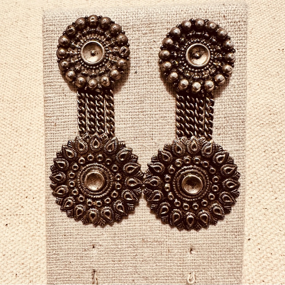 Vintage | Earrings | Vintage Afghan Silver Earrings - Picture 4 of 4